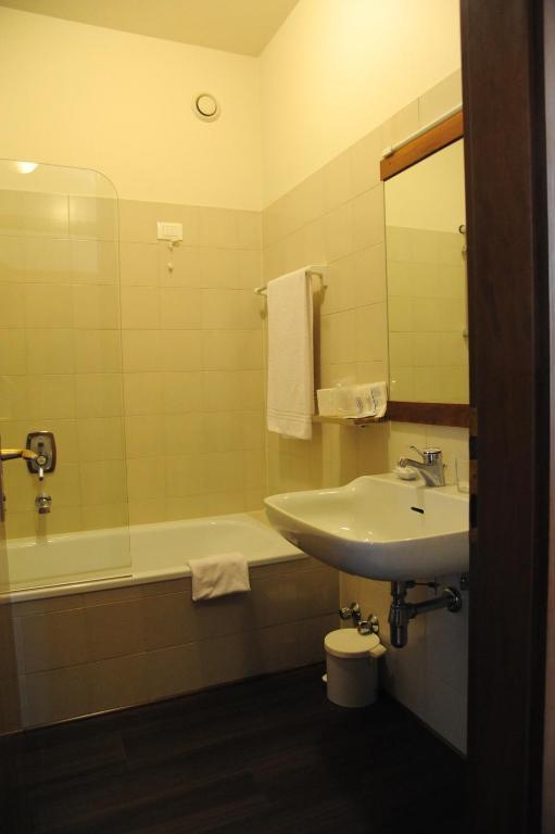 Albergo Al Sole Mezzolombardo Pokój zdjęcie